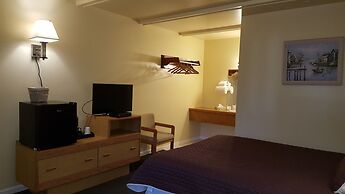 Captain's Quarters Motel