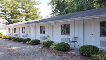 Captain's Quarters Motel