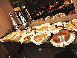 Crystal Plaza Hotel