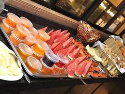 Crystal Plaza Hotel