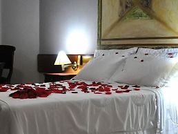 Crystal Plaza Hotel