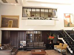 Crystal Plaza Hotel
