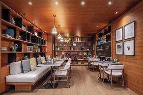 Renaissance Paris Republique Hotel