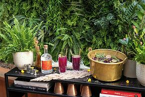 Renaissance Paris Republique Hotel