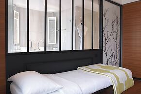 Renaissance Paris Republique Hotel