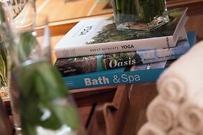 Renaissance Paris Republique Hotel