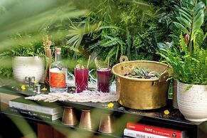 Renaissance Paris Republique Hotel