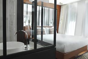 Renaissance Paris Republique Hotel