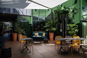 Renaissance Paris Republique Hotel