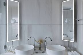 Renaissance Paris Republique Hotel