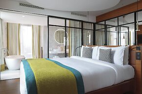 Renaissance Paris Republique Hotel