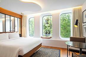 Renaissance Paris Republique Hotel