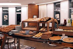 Renaissance Paris Republique Hotel