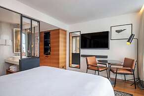 Renaissance Paris Republique Hotel