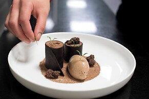 Renaissance Paris Republique Hotel