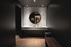 Renaissance Paris Republique Hotel