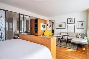 Renaissance Paris Republique Hotel