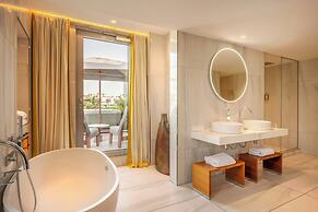 Renaissance Paris Republique Hotel