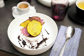 Renaissance Paris Republique Hotel