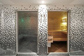 Renaissance Paris Republique Hotel