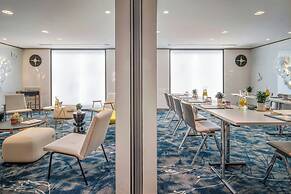 Renaissance Paris Republique Hotel