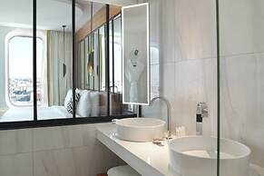 Renaissance Paris Republique Hotel