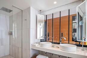 Renaissance Paris Republique Hotel