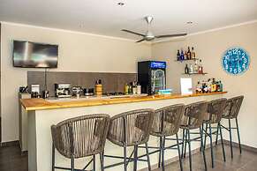 All Seasons Apartments