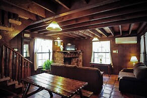 Bear Creek Motel And Cabins