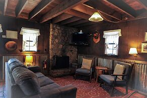 Bear Creek Motel And Cabins