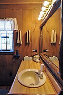 Bear Creek Motel And Cabins