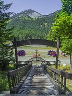 Crystal Chalets Condominiums at Crystal Mountain Ski Resort