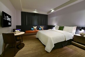 Just Sleep Kaohsiung Station