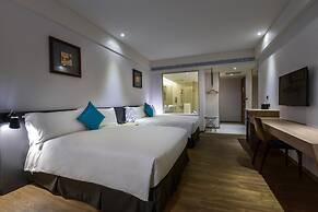 Just Sleep Kaohsiung Station