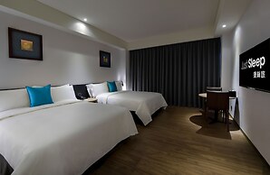 Just Sleep Kaohsiung Station