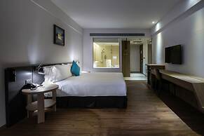 Just Sleep Kaohsiung Station