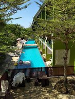 Khaolak C-nior Bungalows