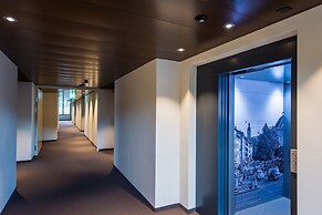Hotel one66