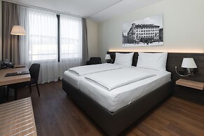 Hotel one66