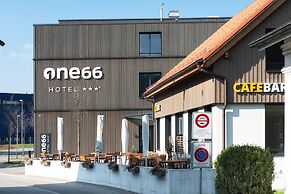 Hotel one66