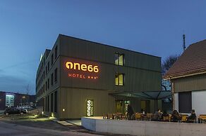 Hotel one66