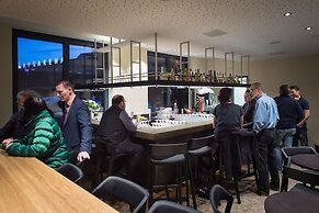 Hotel one66