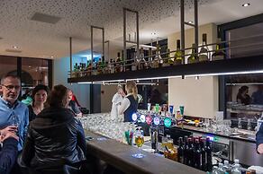 Hotel one66