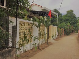 Red Flower Cottages Homestay
