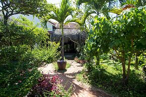 Red Flower Cottages Homestay