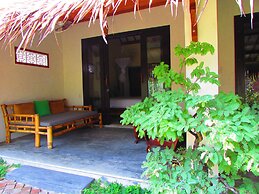 Red Flower Cottages Homestay