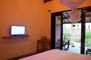 Red Flower Cottages Homestay