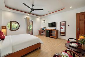 Red Flower Cottages Homestay