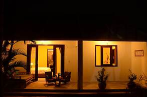 Red Flower Cottages Homestay