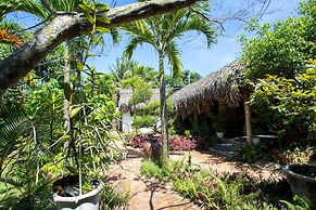 Red Flower Cottages Homestay